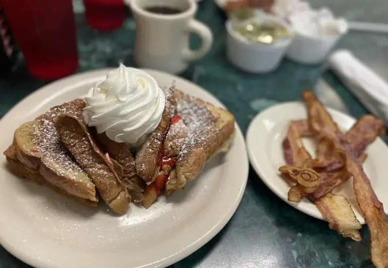 8 of The Best Breakfast Spots in Savannah, (With Photos) Go