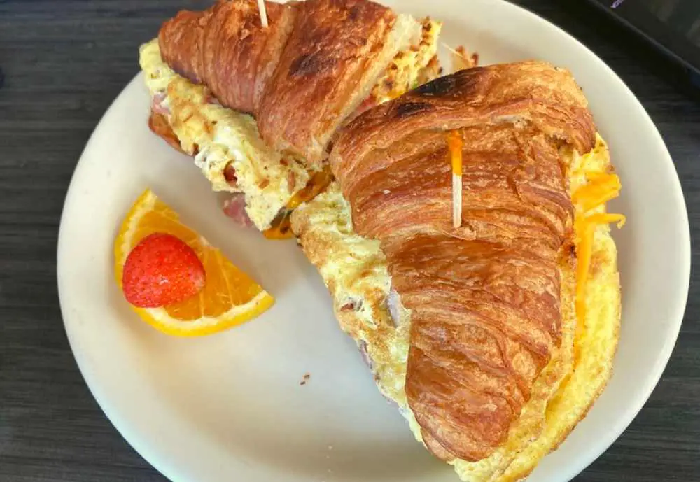 Sweet E’s Cafe, best breakfast spots in Waikiki Hawaii