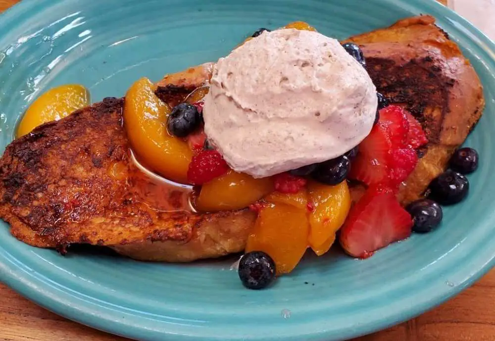 Tower Cafe, the best breakfast spots in Sacramento, CA