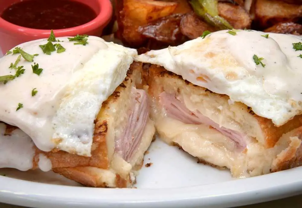 Tower Cafe, the best breakfast spots in Sacramento, CA