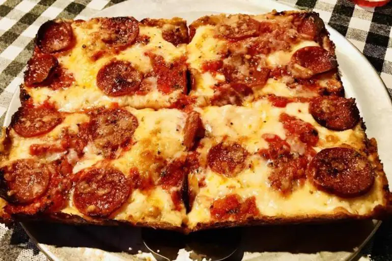 best pizza places in Detroit Michigan