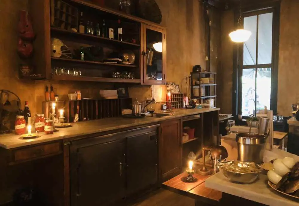 Lucali, best pizza in Brooklyn