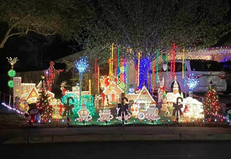 Windcrest Christmas Lights 2025 Darb AnnaMaria
