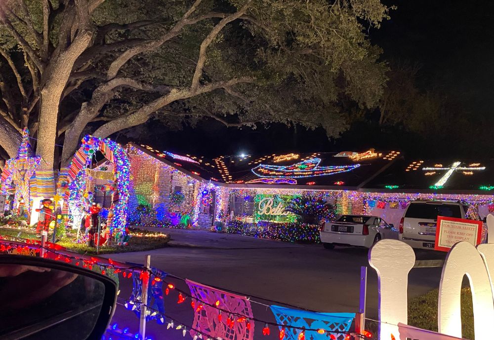 Christmas in Texas Why Windcrest's Christmas Light Up Is Iconic Go