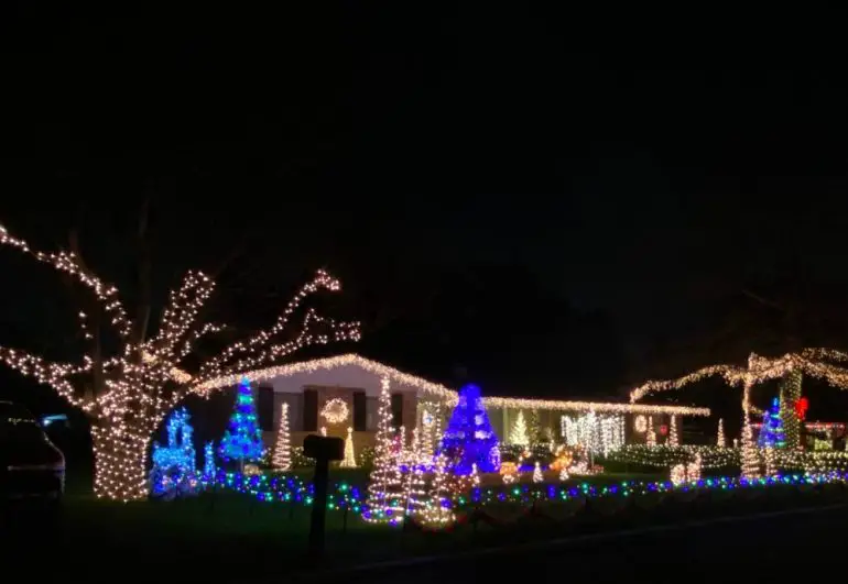Christmas in Texas Why Windcrest's Christmas Light Up Is Iconic Go