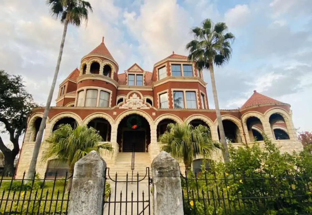 Moody mansion, best things to do in Galveston, Texas