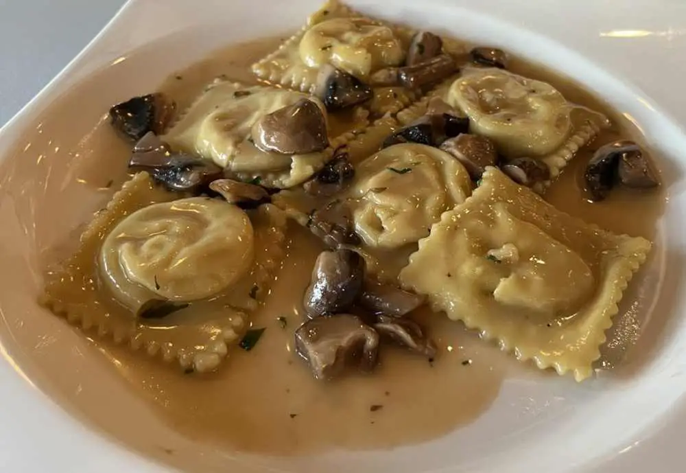 Ravioli di Pollo e Pancetta, andiamo ristorante, austin texas