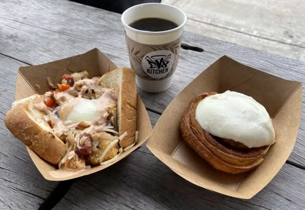 breakfast reuben and cinnamon roll at Dv8 in Lexington, Kentucky, best breakfast spots in Lexington