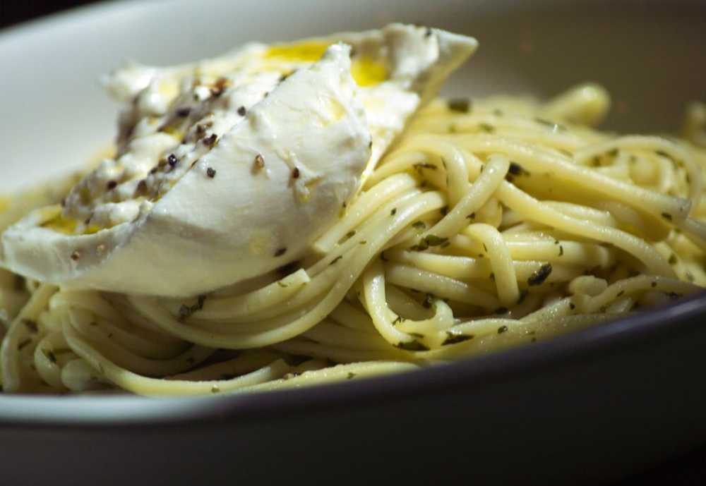 Linguine Pesto at Iavarone's in Tampa Bay, Best Italian in Tampa Bay