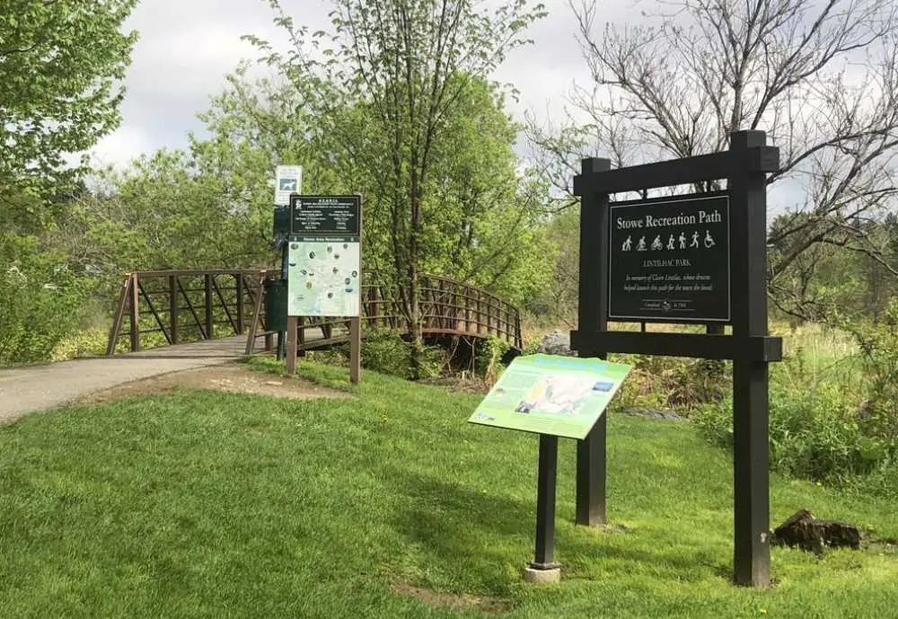 Directions and Maps at Stowe Recreation Path in Stowe Vermont