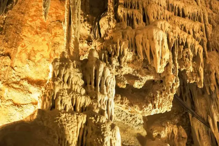 lewis and clark caverns