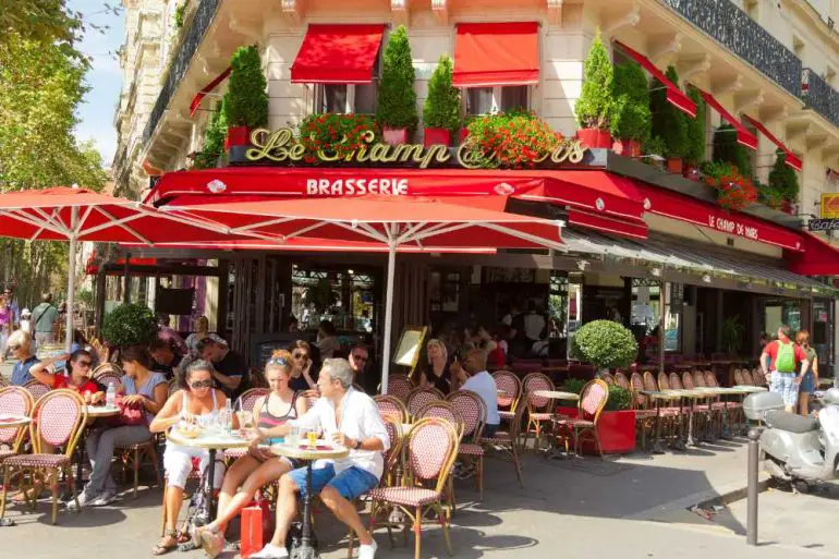 a bustlin cafe in Paris