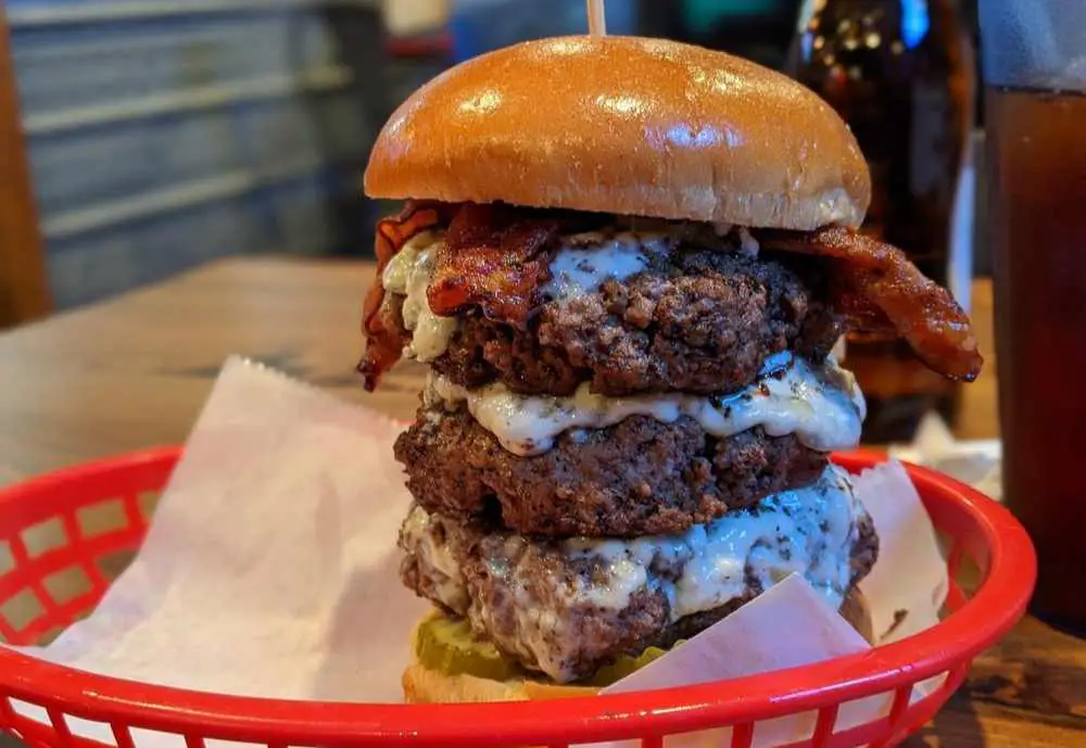 Bacon and blue cheeseburger, stella's bar & grill, Omaha Nebraska