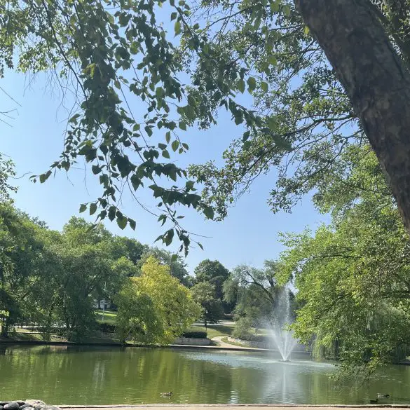 Loose park lake and fountain in Kansas City