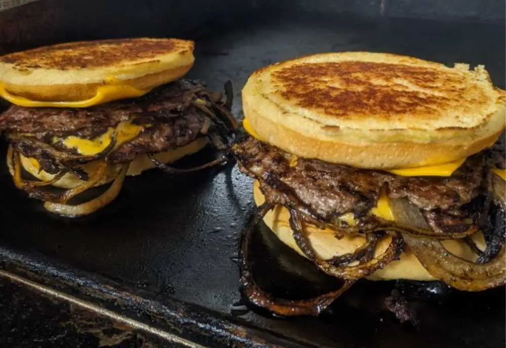 huge burgers at Star Burgers in El Paso Texas