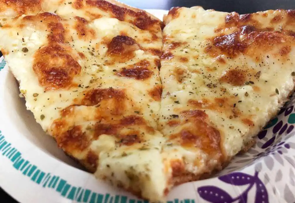 the white pizza at moon river pizza in jacksonville florida