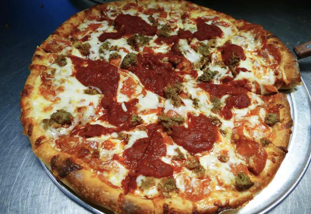 pizza Fratelli's Pizza in Flagstaff, Arizona