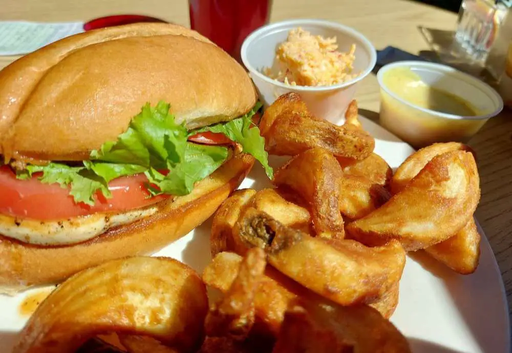 grilled chicken sandwich at Serendipity at the Orange Door in Somerset kentucky