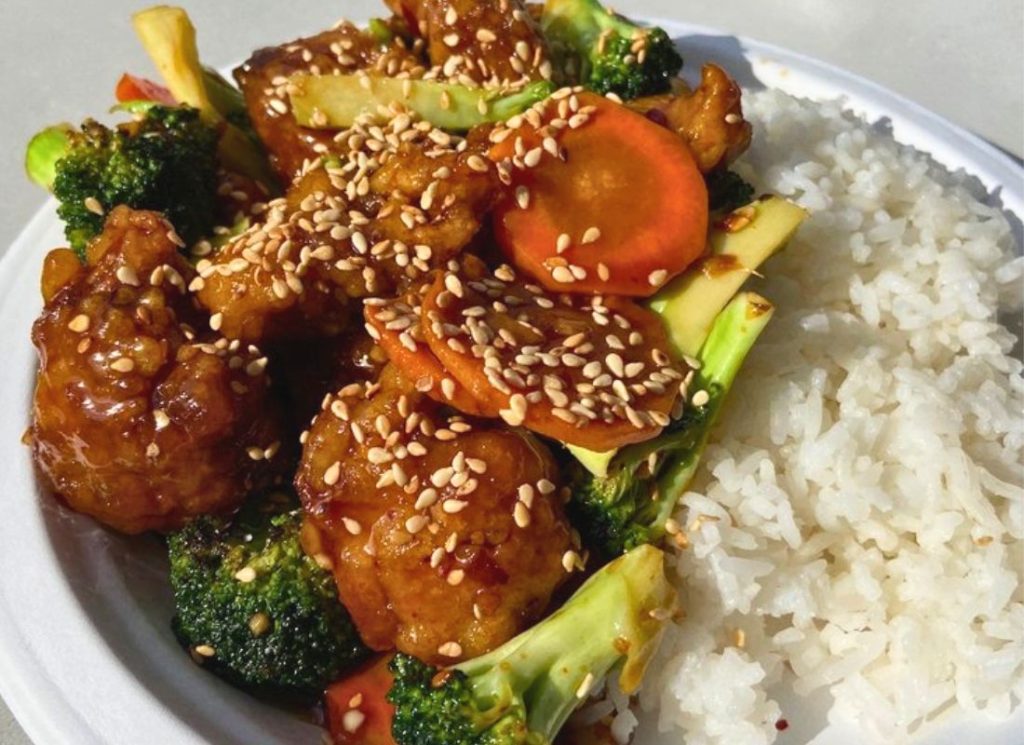 The sesame chicken with white rice