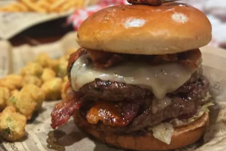burger at pbody's in Clarksville tn