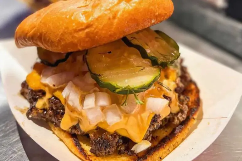 smash burger stay tuned burger in Las Vegas nevada