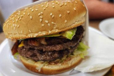 delicious cheeseburger at haven burgers in mesa arizona
