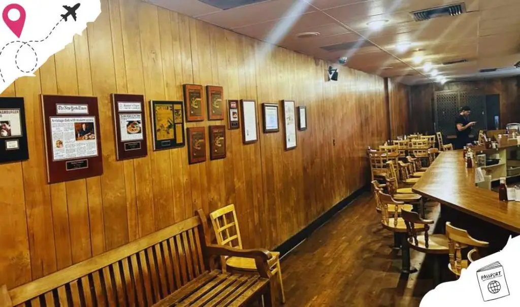 inside view of pie n burger in Pasadena california