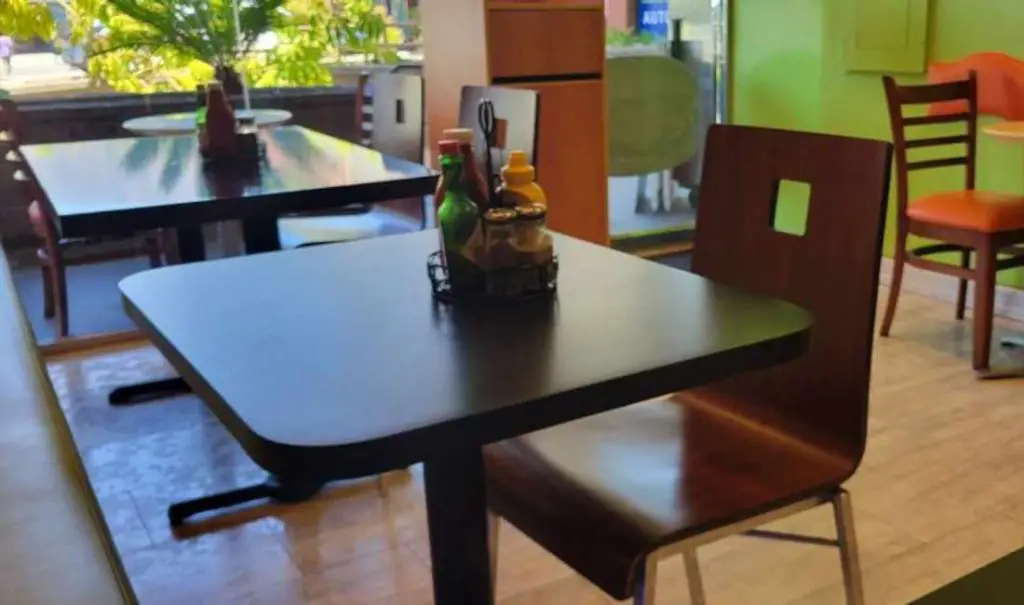 inside decor at Burger Bun in Glendale CA