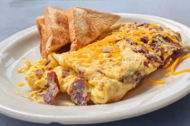 delicious omelet at lady di's diner in Saint Charles missouri