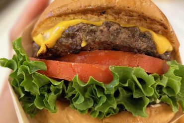 cheeseburger at a+ burger in oakland california