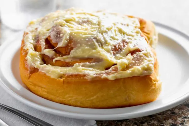delicious sweet roll at whistle stop cafe in iowa