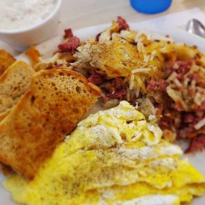 delicious breakfast at Wedgewing family restaurant in perrysville ohio