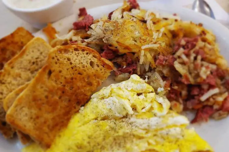 delicious breakfast at Wedgewing family restaurant in perrysville ohio