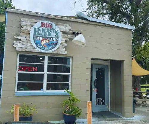 outside of big ray's fish camp in Tampa florida
