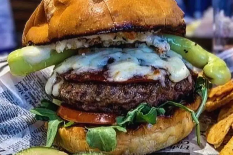 huge burger at brink n mortar kitchen and catering in heidelbuerg