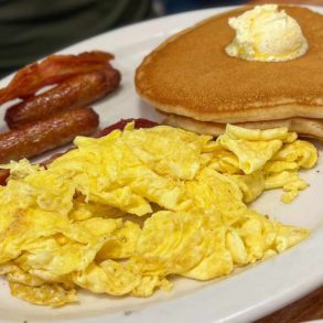 breakfast plate at the doodle restaurant in Chino california