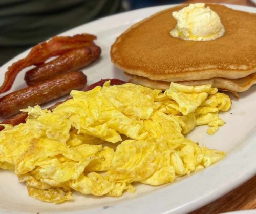 breakfast plate at the doodle restaurant in Chino california