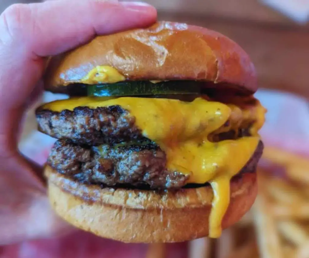 double cheeseburger at beth's burger bar in lake mary
