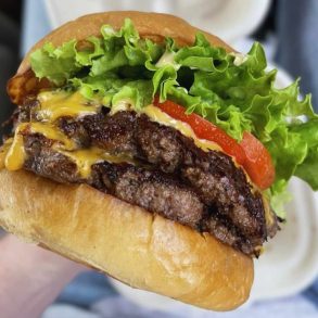 1/2 pound burger at Beep's burgers in San Francisco, california