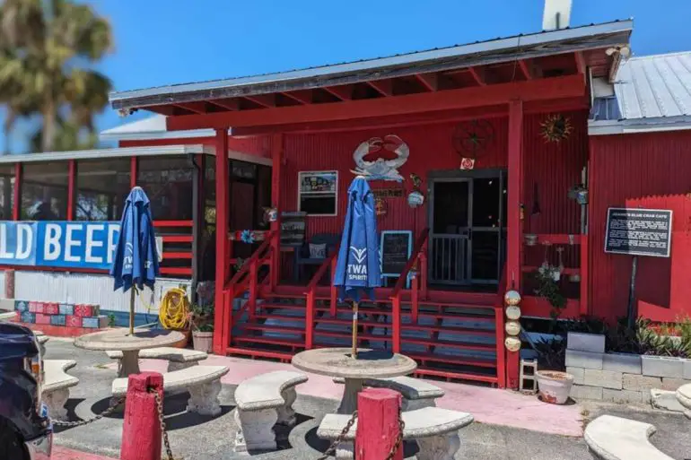 outside of joanie's blue crab cafe in Ochopee florida