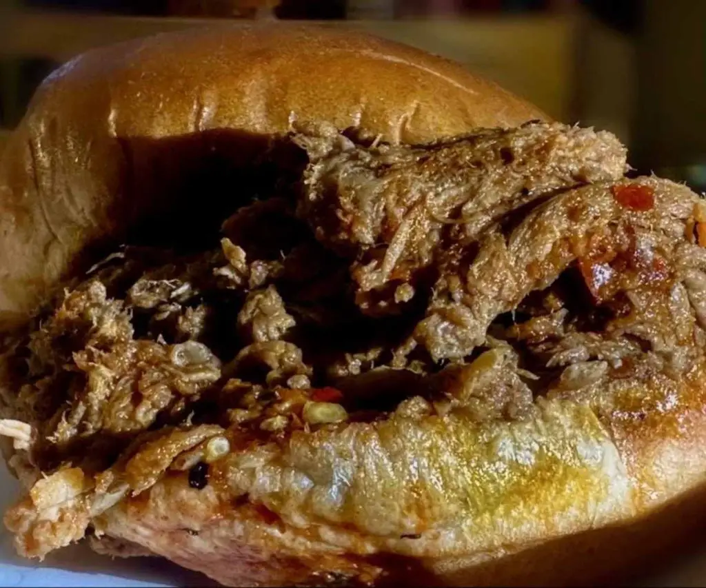 bbq sandwich at razorback in chesapeake