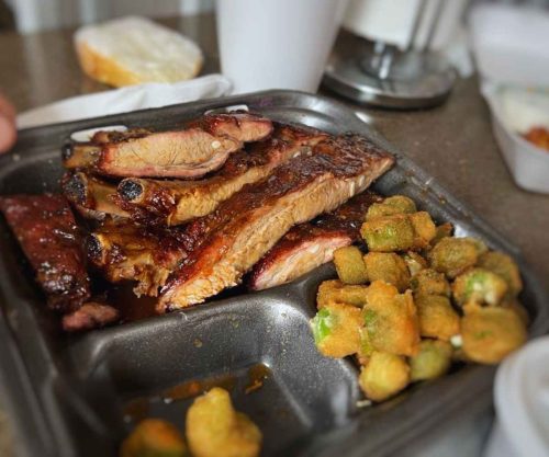 bbq plate at archibald's bbq in Tuscaloosa alabama