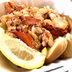 famous lobster roll at stowe's seafood in West Haven connecticut