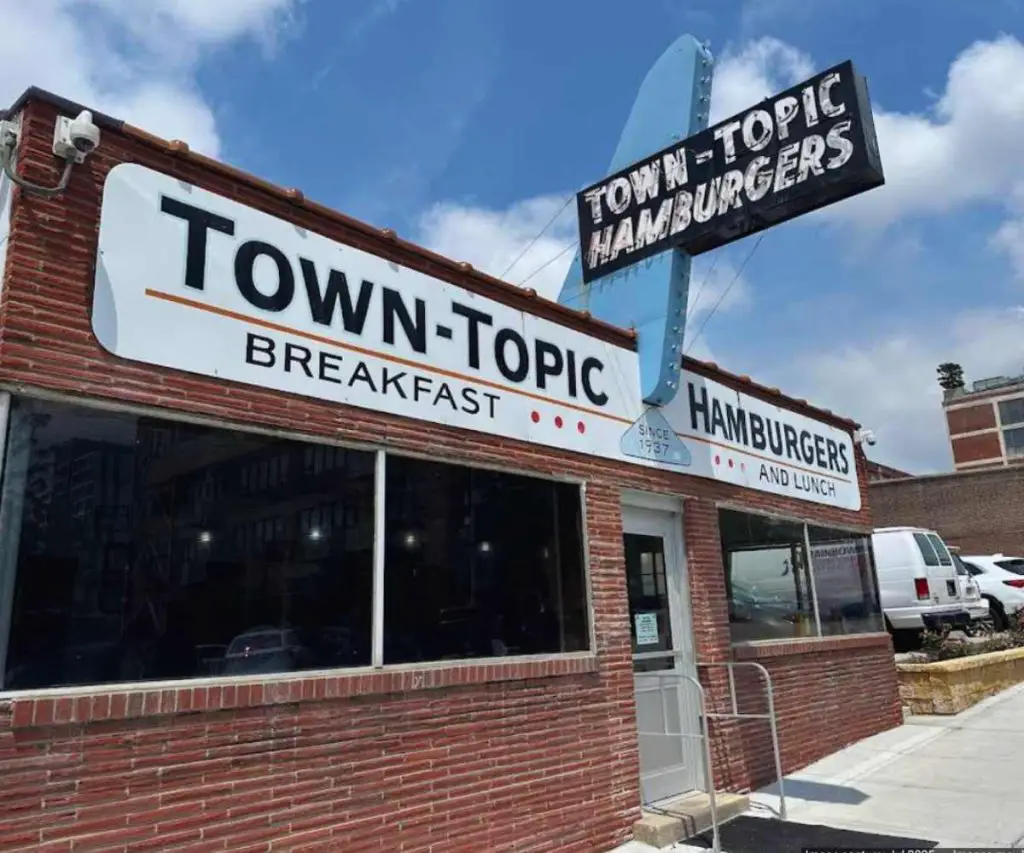 outside town topic in Kansas City missouri