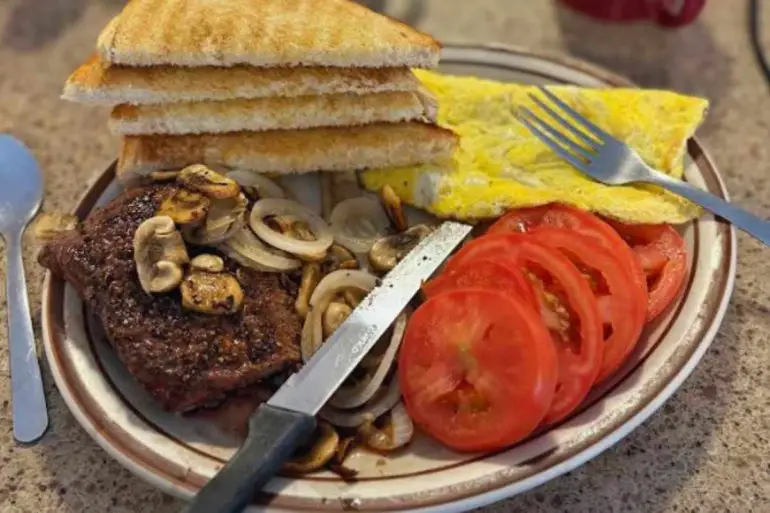 huge breakfast at the rusty lantern diner in Ucon idaho