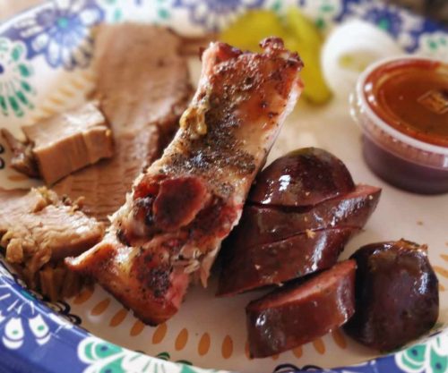 BBQ plate at hillbillyz of Texas in Boerne texas