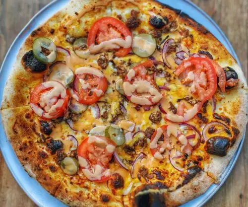 amazing pizza at dutch's brewhouse in long beach california