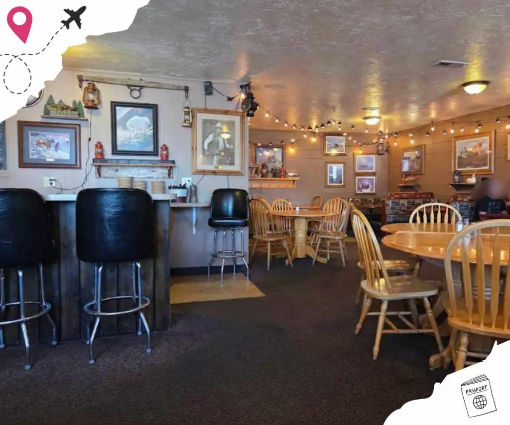 interior of the rusty lantern diner in Ucon idaho