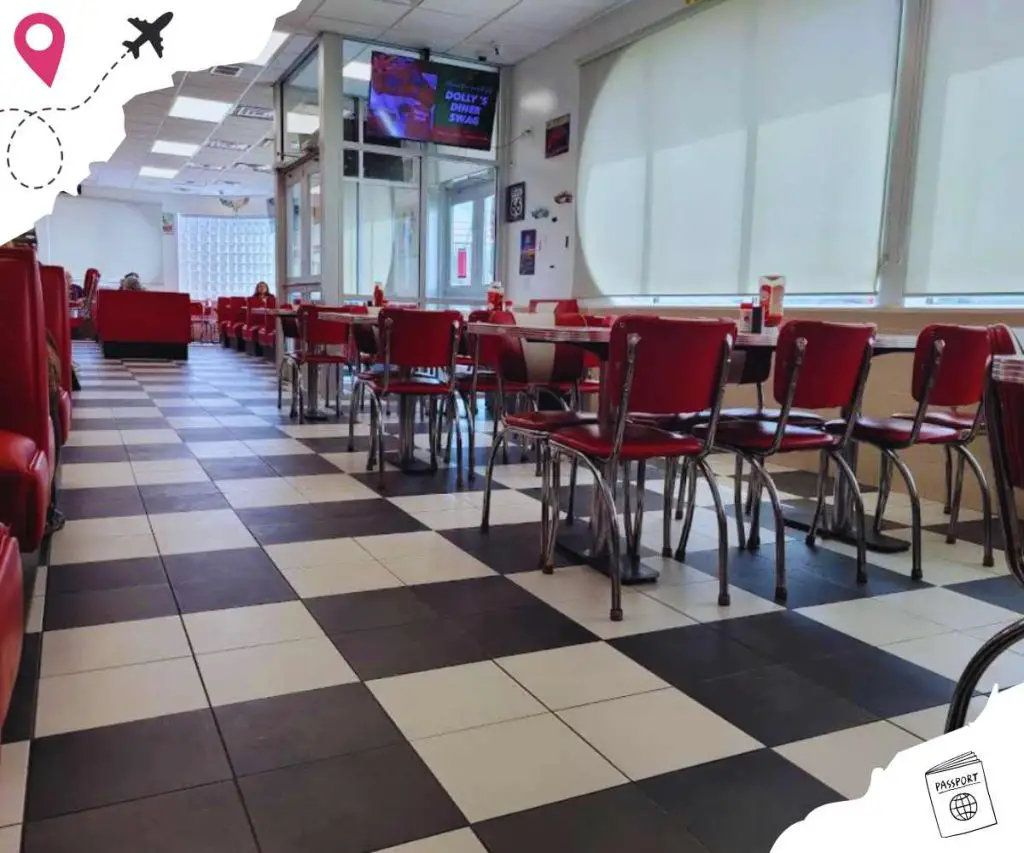 inside dolly's diner in Princeton West virgina