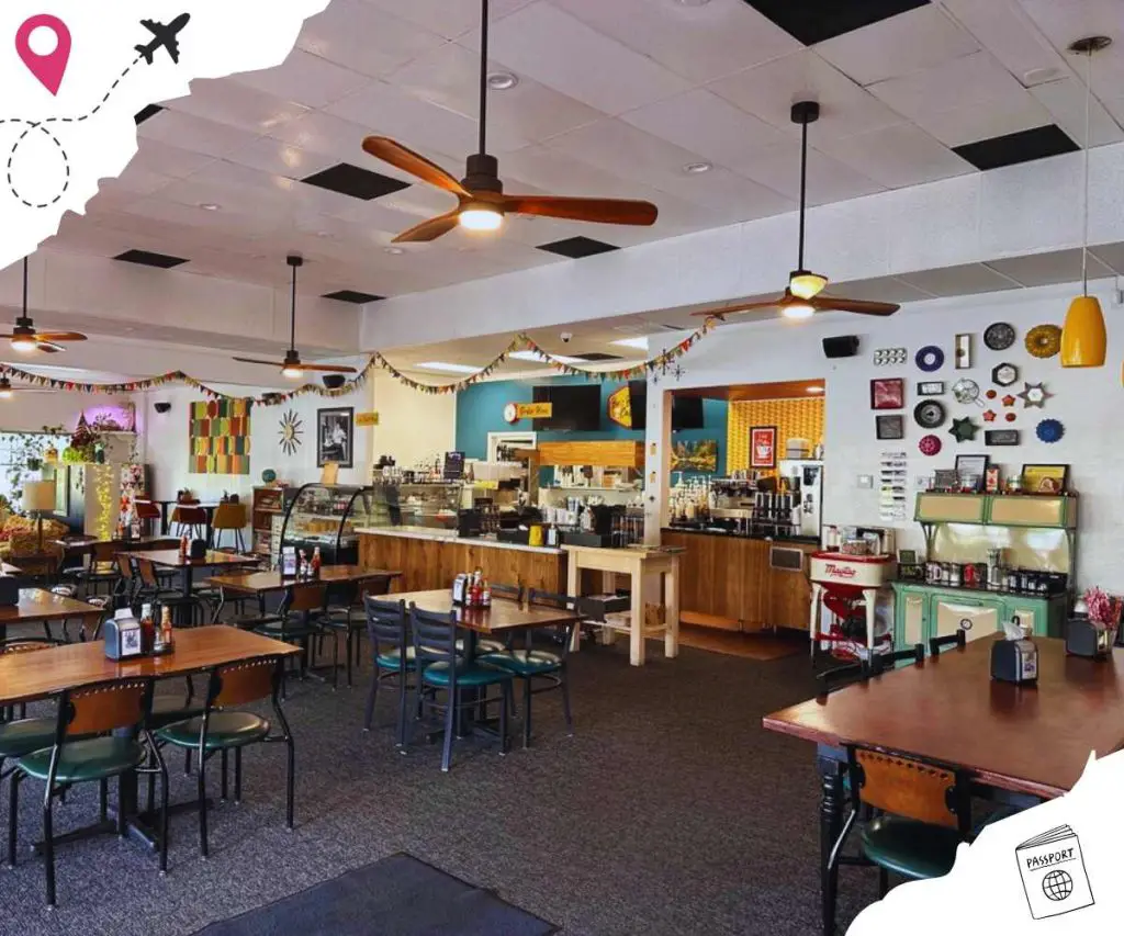 interior of bee's bakery cafe in Oakhurst california